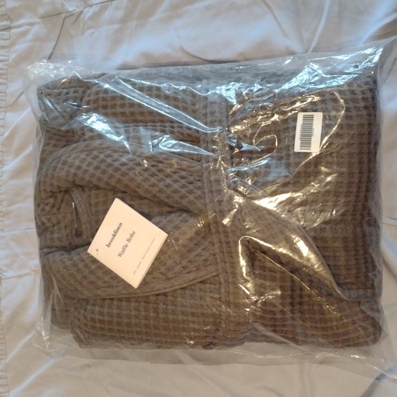 Brooklinen waffle robe grey XL  new in package - Picture 3 of 3